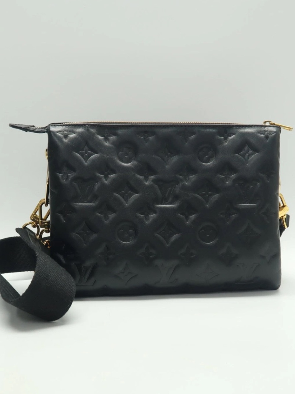 LOUIS VUITTON COUSSIN PM Crossbody/Shoulder bag - Picture 4 of 17